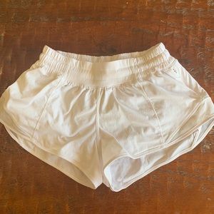 Size 2 Lululemon Hotty Hot Shorts 2.5in